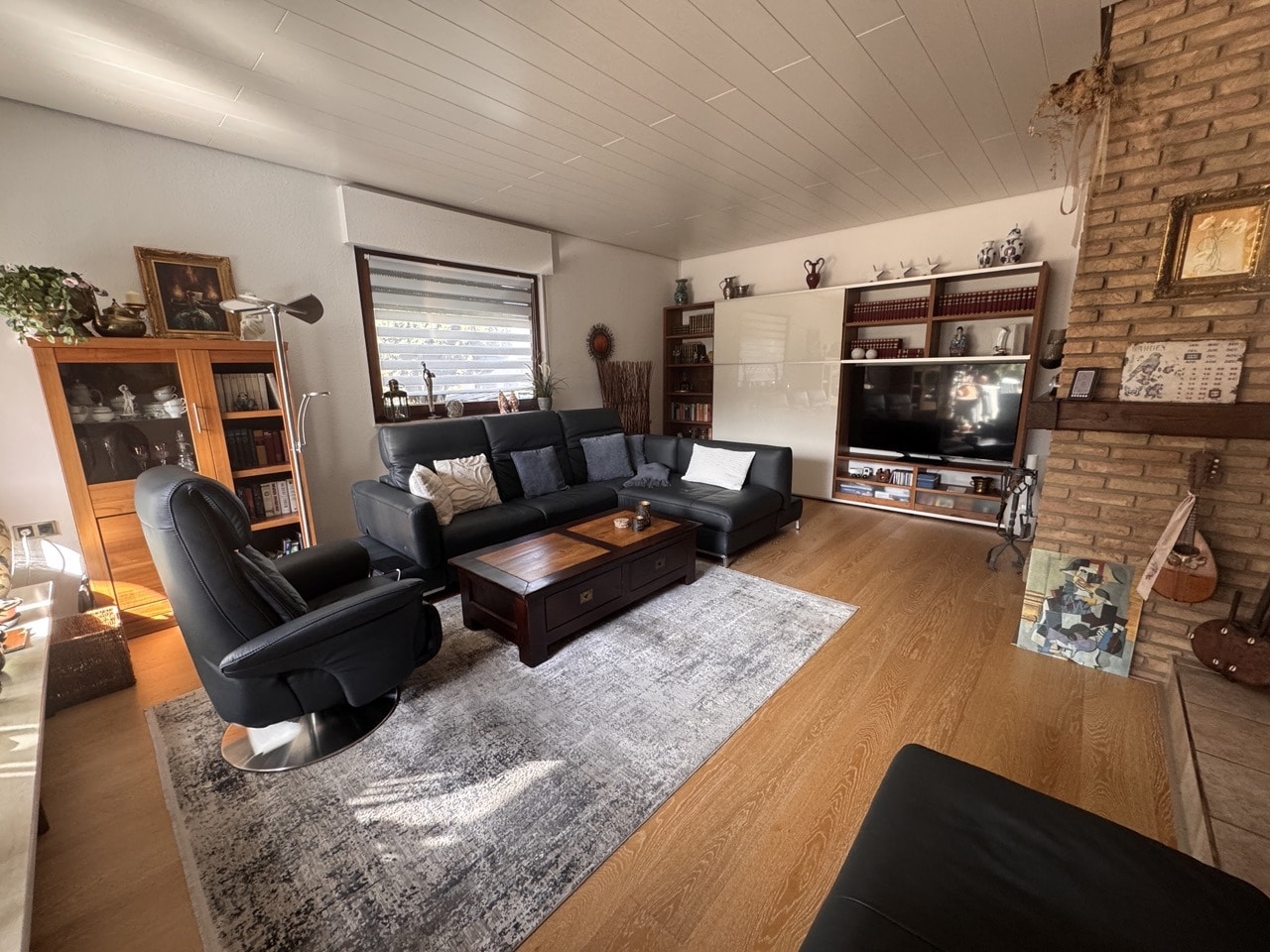 Wohnbereich mit Kamin