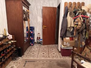 Flur Keller mit Aufgang zum EG