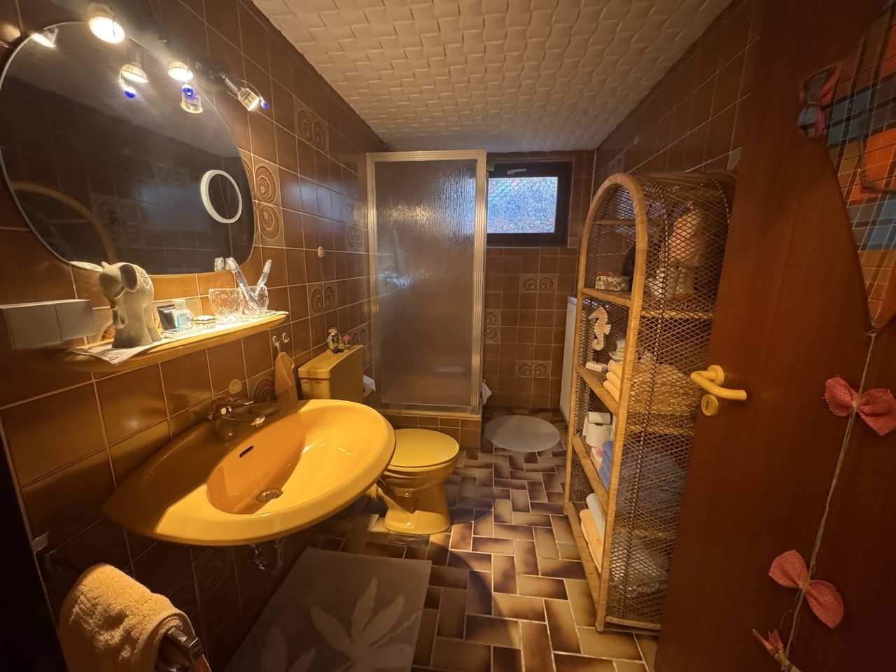 Duschbad Keller mit Fenster