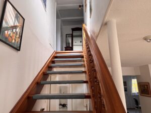 Treppe zum Obergeschoss