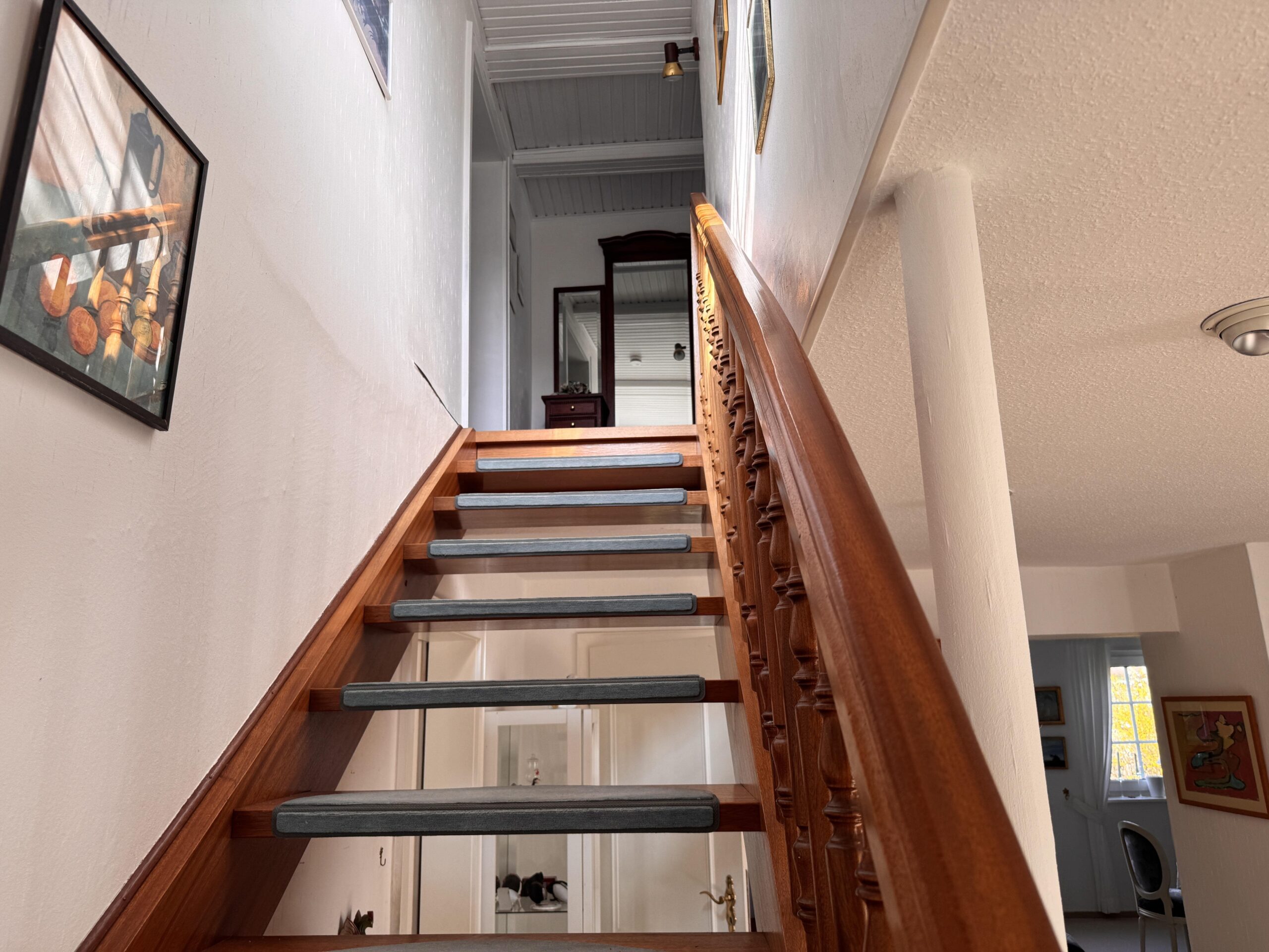 Treppe zum Obergeschoss